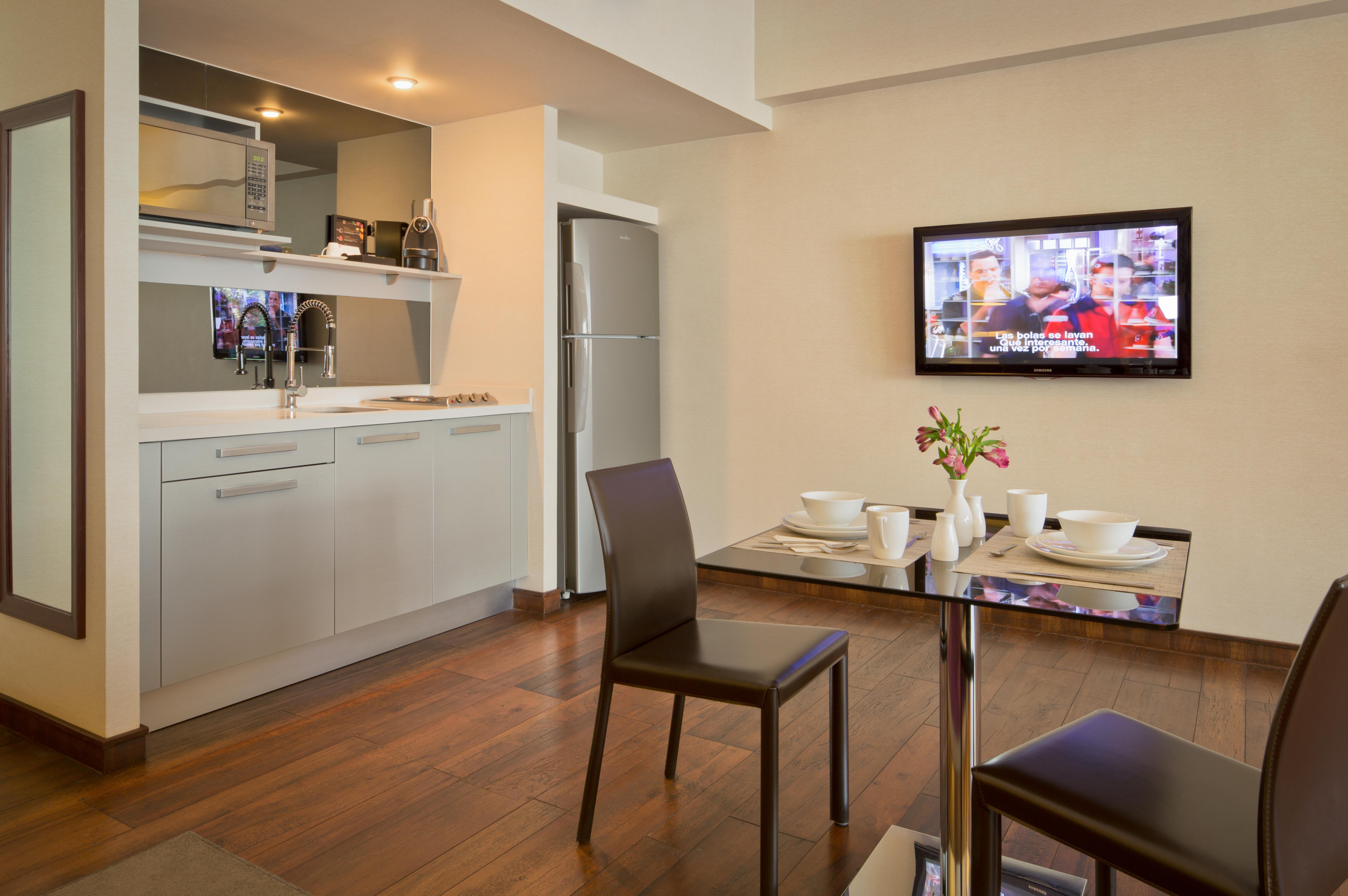 Las Suites Campos Eliseos Μεξικό Εξωτερικό φωτογραφία