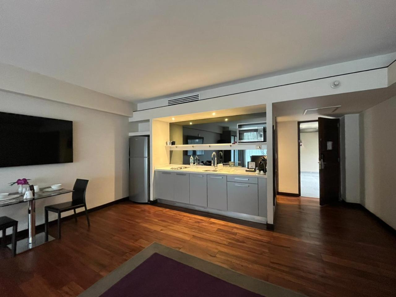 Las Suites Campos Eliseos Μεξικό Εξωτερικό φωτογραφία
