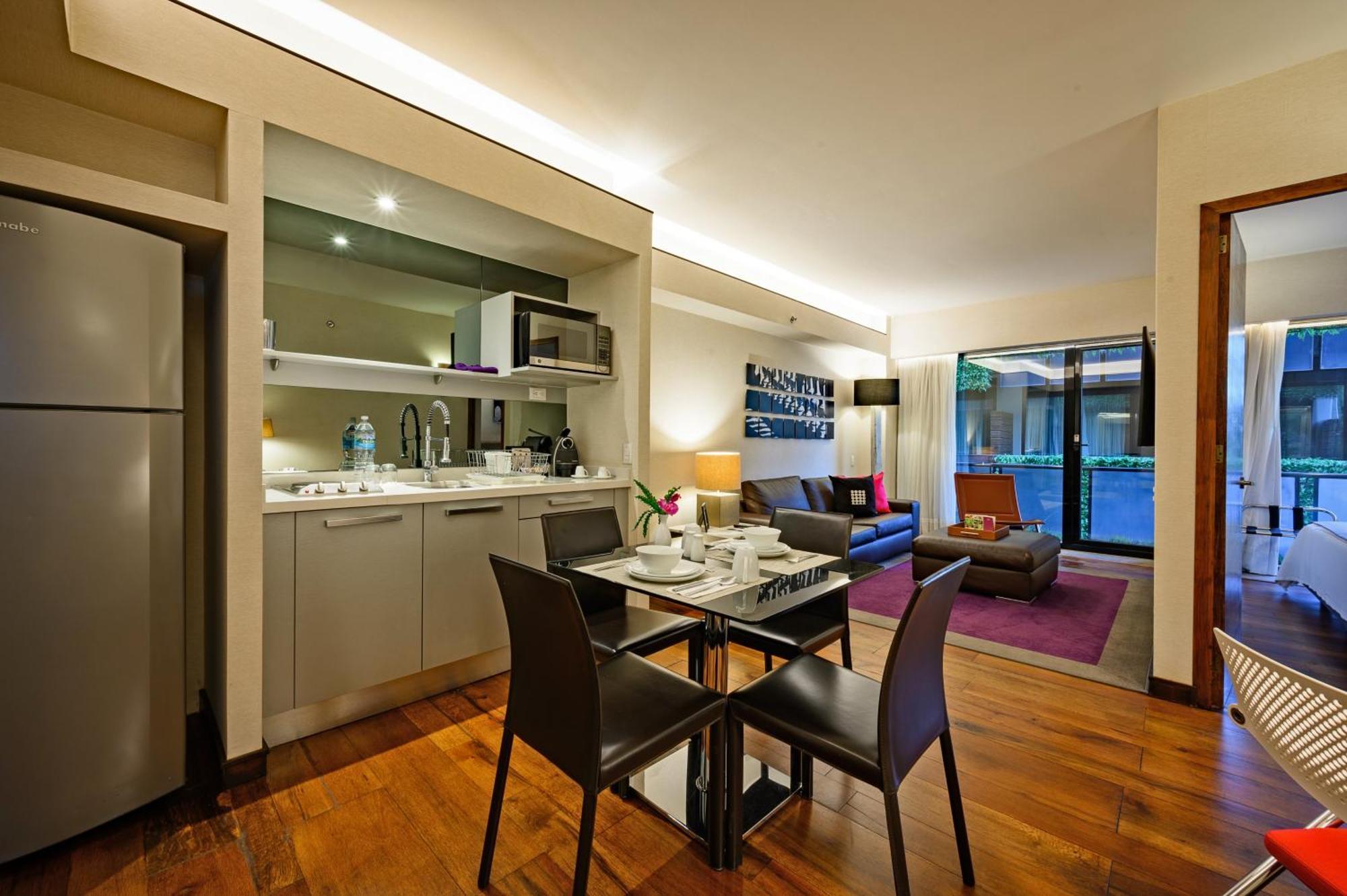 Las Suites Campos Eliseos Μεξικό Εξωτερικό φωτογραφία